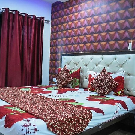 Hotel Dilip Indore Eksteriør billede