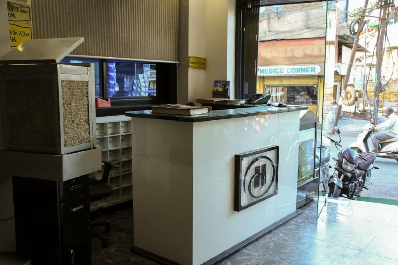 Hotel Dilip Indore Eksteriør billede